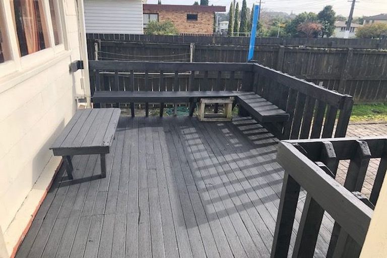 Photo of property in 20 Saint Leonards Road, Kelston, Auckland, 0602