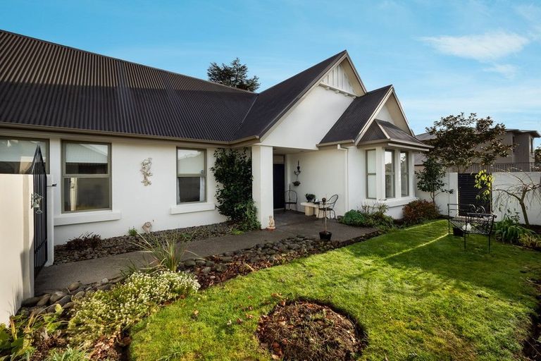 Photo of property in 520 Harewood Road, Harewood, Christchurch, 8051