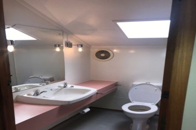 Photo of property in 34 Grove Road, Kelburn, Wellington, 6012