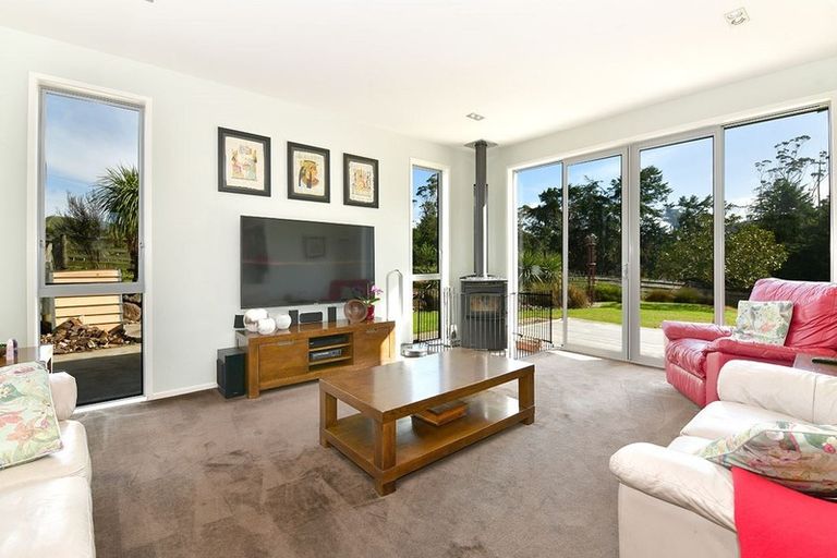 Photo of property in 269 Haruru Road, Kaukapakapa, 0873