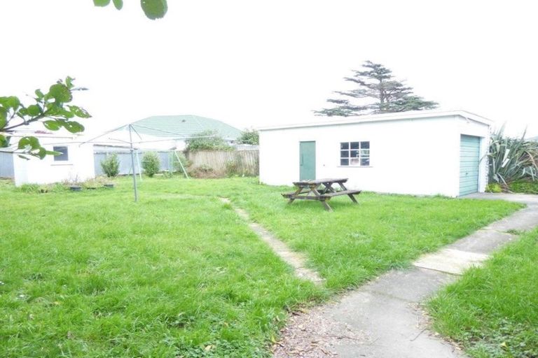 Photo of property in 70 Durham Crescent, Fairfield, Lower Hutt, 5011