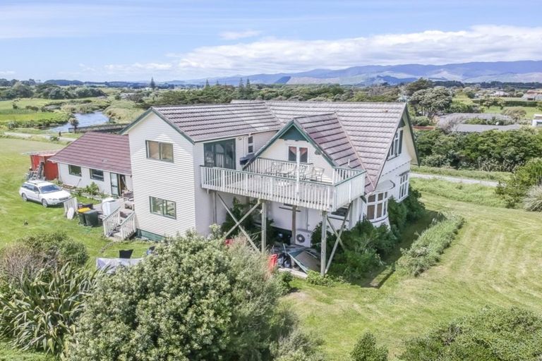 Photo of property in 55 Kapiti Lane, Otaki Beach, Otaki, 5512