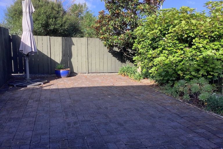 Photo of property in 23 Tamariki Avenue, Kelston, Auckland, 0602