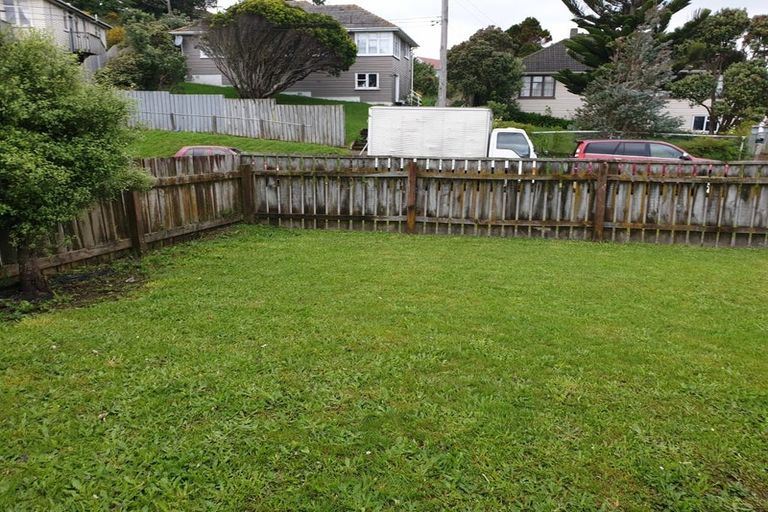 Photo of property in 12 Dorset Grove, Cannons Creek, Porirua, 5024