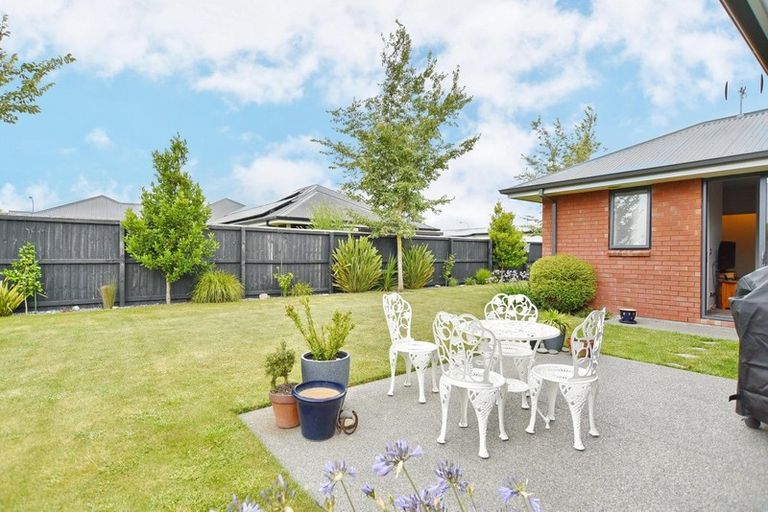 Photo of property in 16 Chestnut Place, Rangiora, 7400