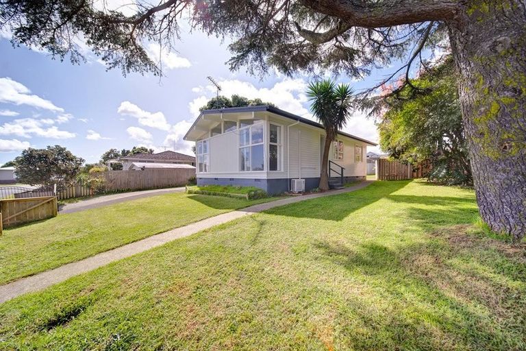 Photo of property in 4 Walden Place, Mangere East, Auckland, 2024