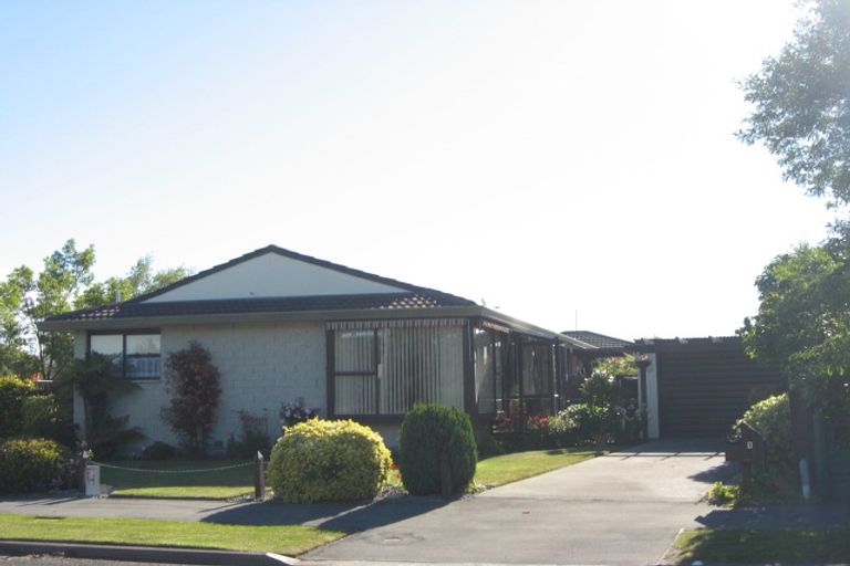 Photo of property in 1 Valecrest Avenue, Parklands, Christchurch, 8083