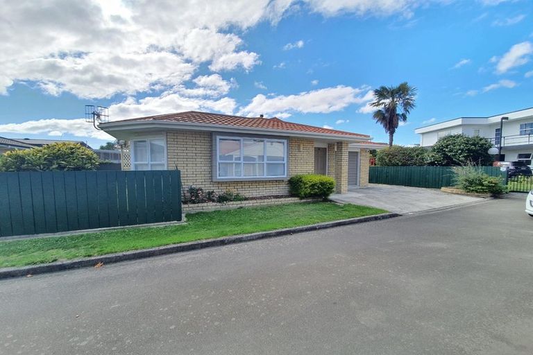 Photo of property in 24b Haydon Street, Roslyn, Palmerston North, 4414