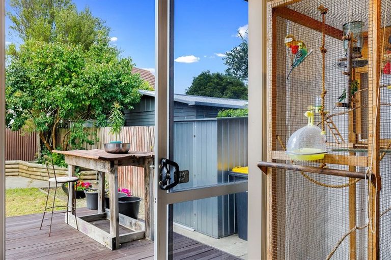 Photo of property in 77 Solomon Avenue, Redwood, Christchurch, 8051