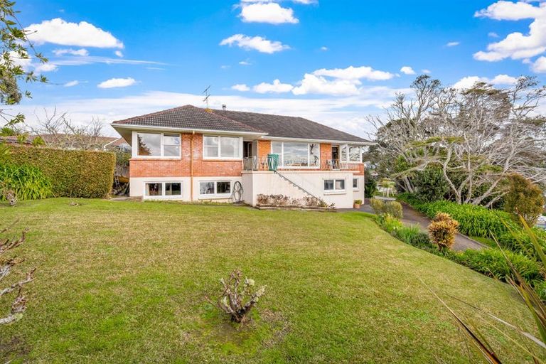 Photo of property in 491 Beach Road, Murrays Bay, Auckland, 0630