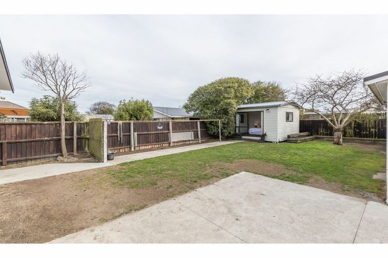 Photo of property in 109 Effingham Street, North New Brighton, Christchurch, 8083