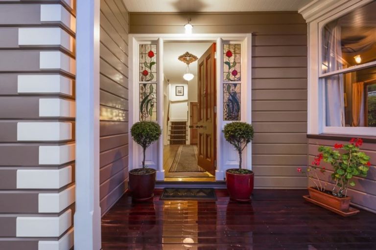 Photo of property in 16 Godley Quay, Lyttelton, 8082