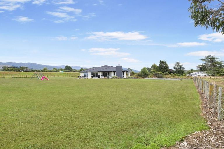 Photo of property in 335 Muhunoa Road East, Muhunoa East, Levin, 5570