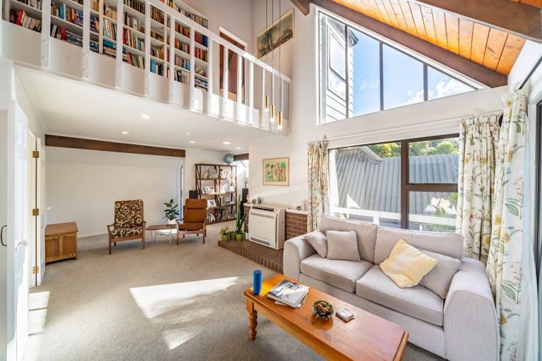 Photo of property in 42 Amapur Drive, Khandallah, Wellington, 6035