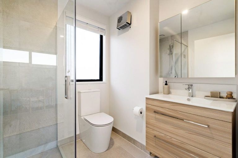 Photo of property in 2/109 Taikata Road, Te Atatu Peninsula, Auckland, 0610