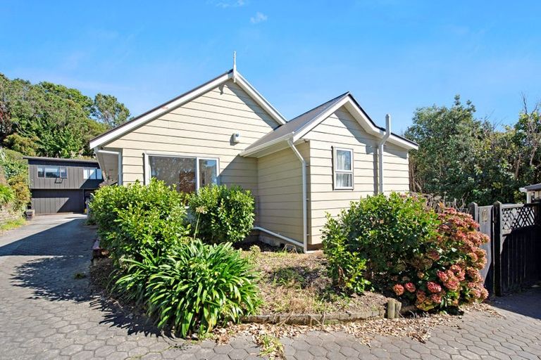 Photo of property in 12 Cambrian Street, Churton Park, Wellington, 6037