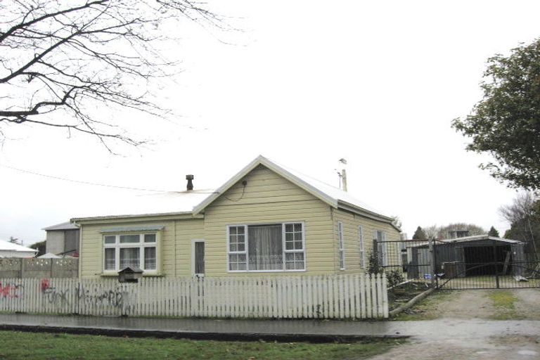 Photo of property in 9 Hunter Street, Edendale, 9825