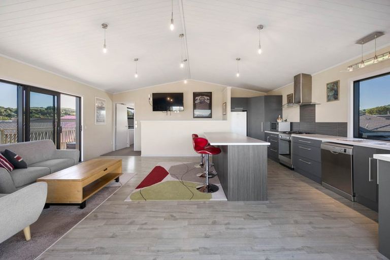 Photo of property in 136 Lisland Drive, Kinloch, Taupo, 3377