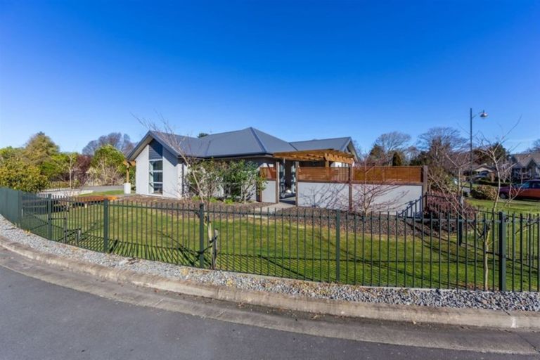 Photo of property in 30 John Campbell Crescent, Hillmorton, Christchurch, 8024