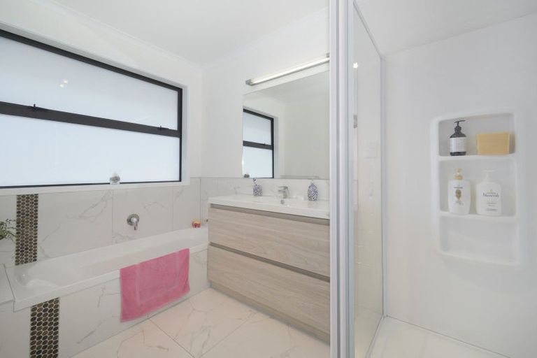 Photo of property in 14 Saint Thomas Avenue, Pyes Pa, Tauranga, 3112