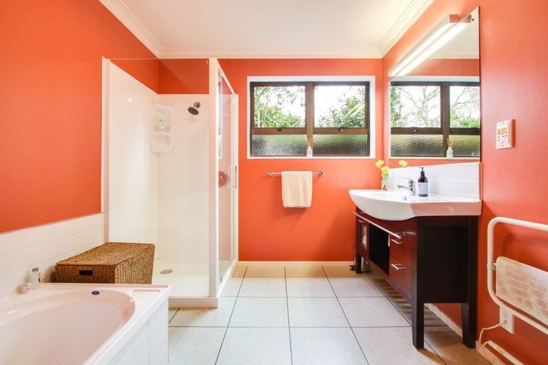 Photo of property in 4 Kopanga Road, Havelock North, 4130