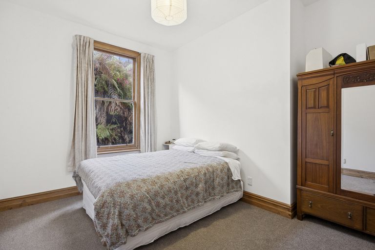 Photo of property in 1 Seddon Street, Ravensbourne, Dunedin, 9022