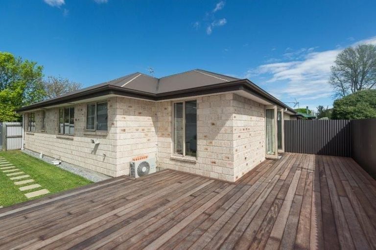 Photo of property in 65a Cleveland Street, Edgeware, Christchurch, 8013