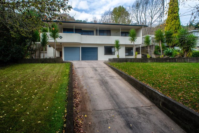 Photo of property in 67 Seddon Crescent, Whataupoko, Gisborne, 4010