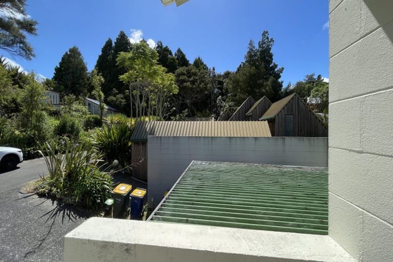 Photo of property in 4 Wyvern Place, Glenfield, Auckland, 0629