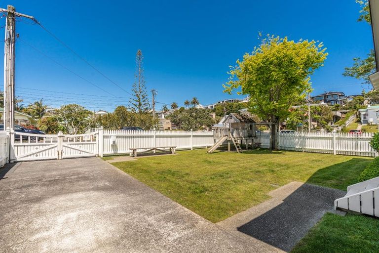Photo of property in 1/2 Tennyson Street, Northcote Point, Auckland, 0627