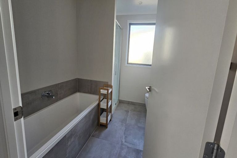 Photo of property in 6 Wai Place, Westgate, Auckland, 0614