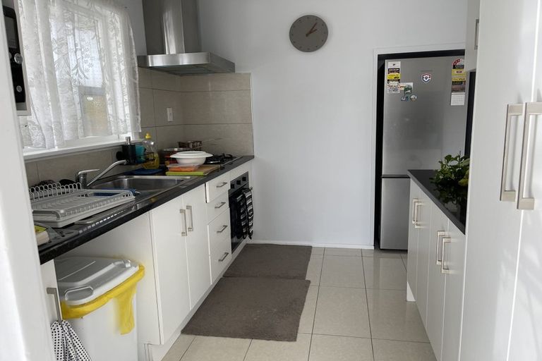 Photo of property in 1/12 Tonar Street, Northcote, Auckland, 0627