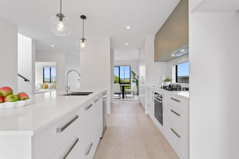 Photo of property in 17 Park Green Avenue, Rosehill, Papakura, 2113