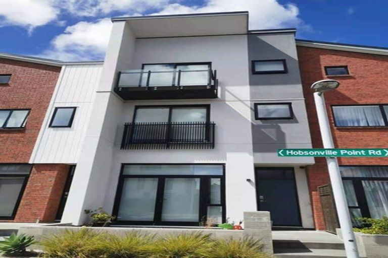Photo of property in 117 Hobsonville Point Road, Hobsonville, Auckland, 0616
