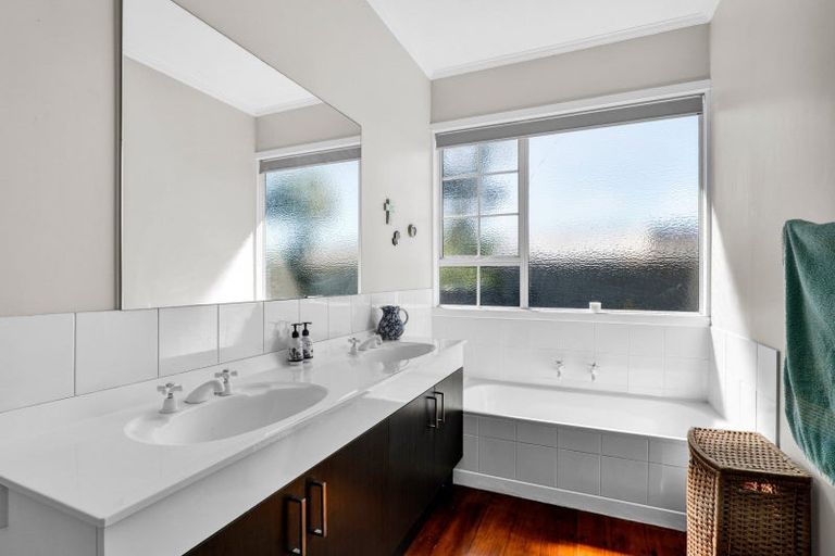 Photo of property in 1048 Normanby Road, Manaia, Hawera, 4678