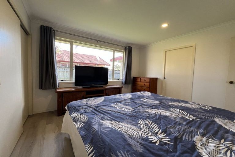 Photo of property in 38 Matija Place, Red Beach, 0932