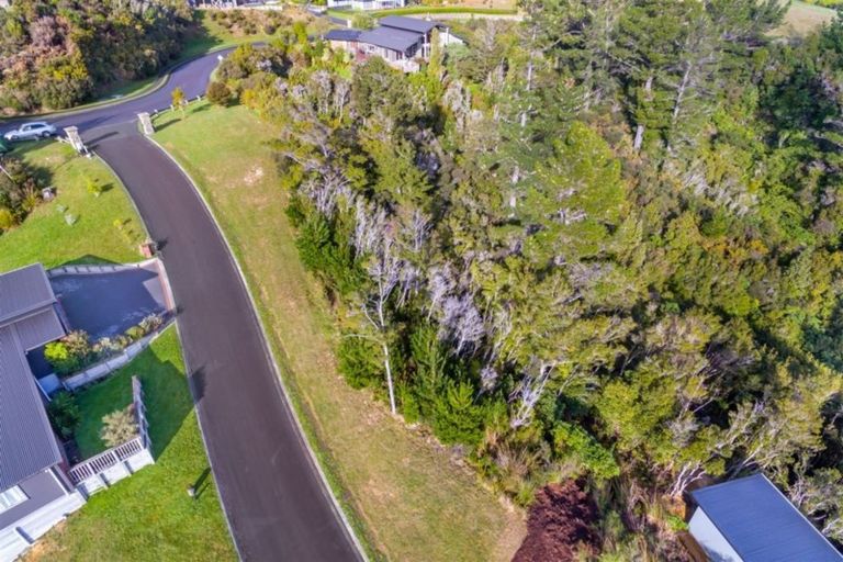 Photo of property in 28 Mount Marua Way, Timberlea, Upper Hutt, 5018