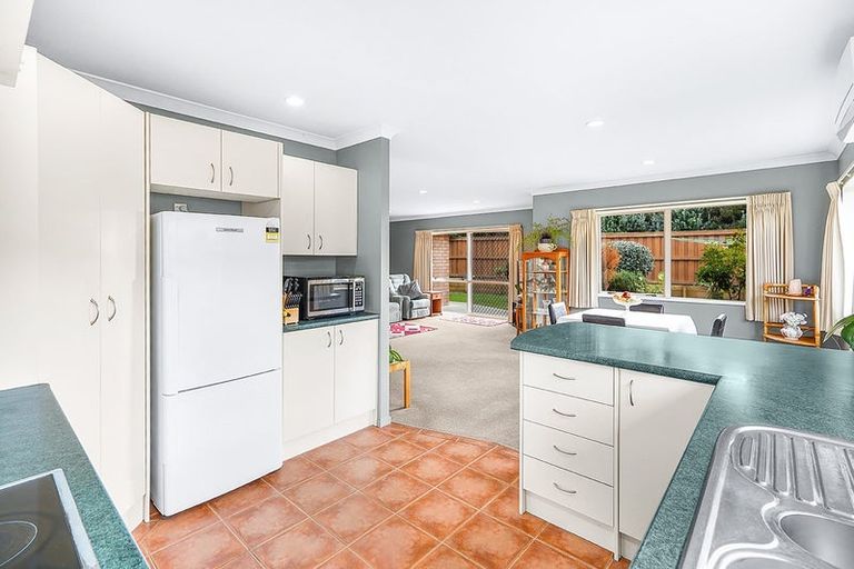 Photo of property in 8 Ashgrove Court, Hamilton East, Hamilton, 3216