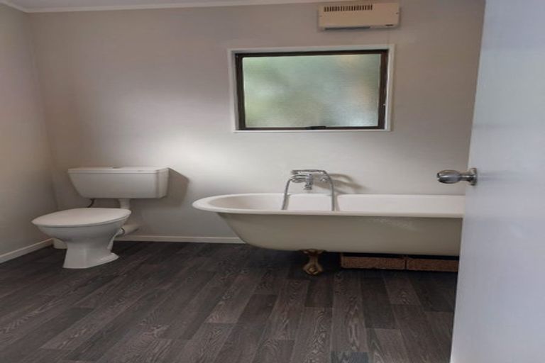 Photo of property in 2/22 O'donn Avenue, Beach Haven, Auckland, 0626