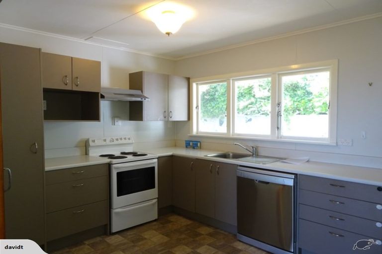 Photo of property in 1 Mace Street, Island Bay, Wellington, 6023