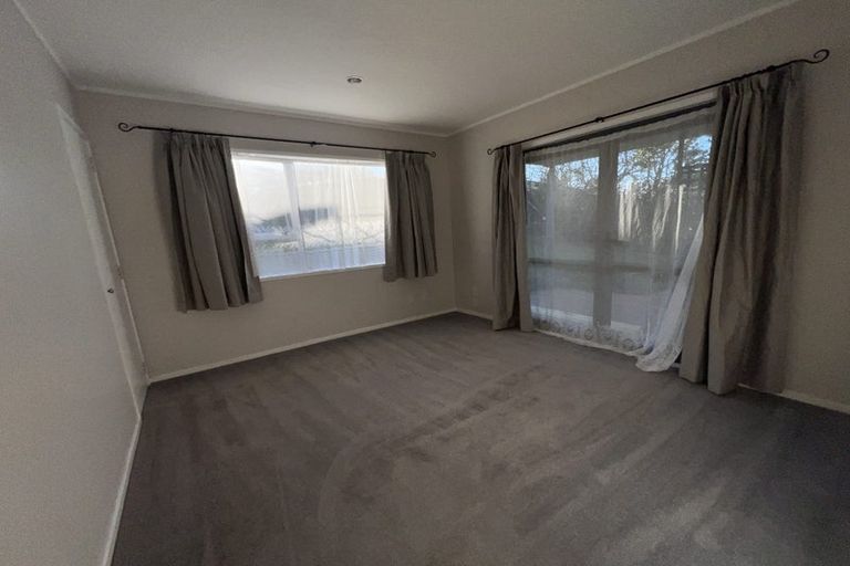 Photo of property in 8 Beacon Avenue, Campbells Bay, Auckland, 0630
