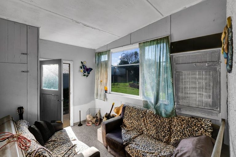 Photo of property in 139 Tasman Street, Opunake, 4616