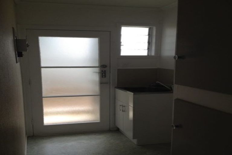 Photo of property in 2/10 Mahon Place, Papatoetoe, Auckland, 2025