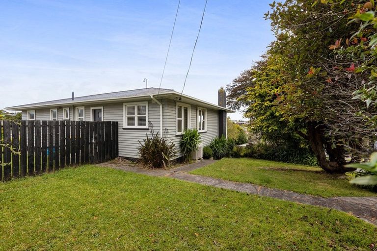 Photo of property in 8 Penrith Street, Westown, New Plymouth, 4310