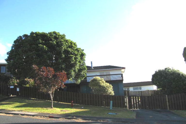 Photo of property in 4 Meadowood Drive, Unsworth Heights, Auckland, 0632