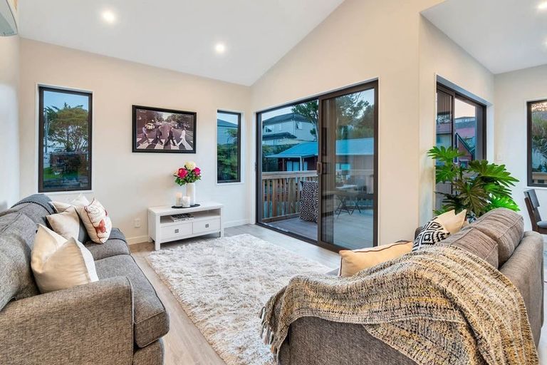 Photo of property in 1a Greville Road, Pinehill, Auckland, 0632