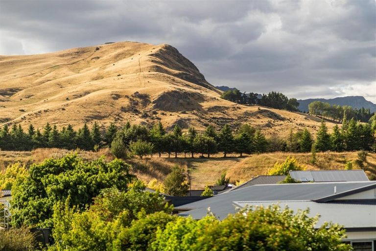 Photo of property in 1 Coburn Place, Lake Hayes, Queenstown, 9304