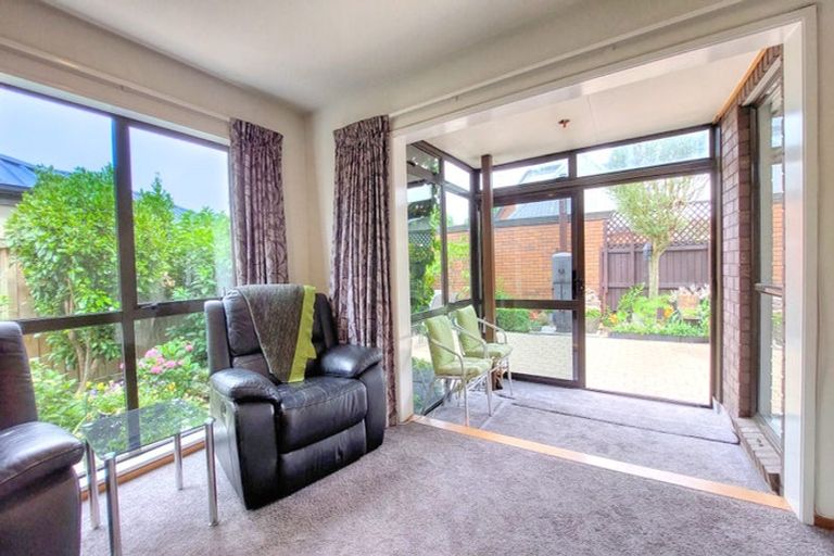 Photo of property in 2/14 Strauss Place, Somerfield, Christchurch, 8024