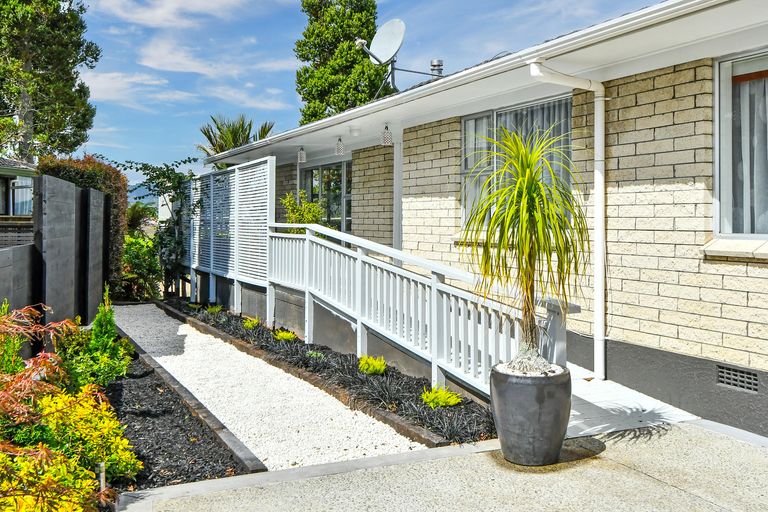 Photo of property in 19 Hazeldene Place, Opaheke, Papakura, 2113