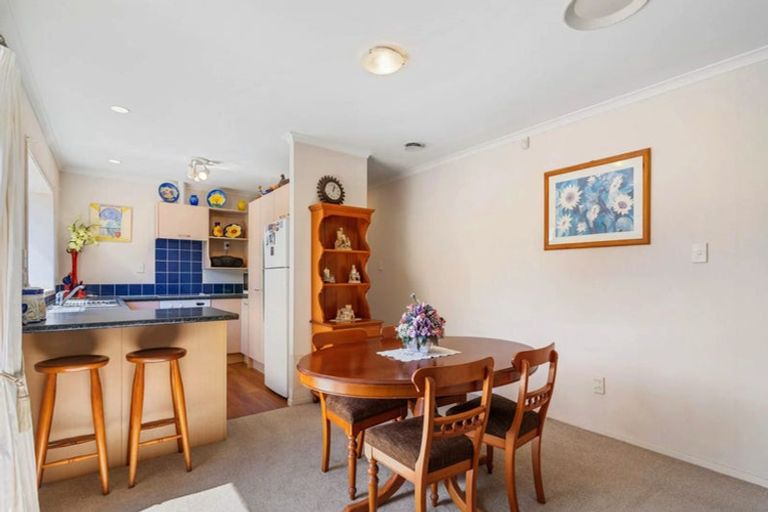 Photo of property in 40 Nuneaton Drive, Flat Bush, Auckland, 2019